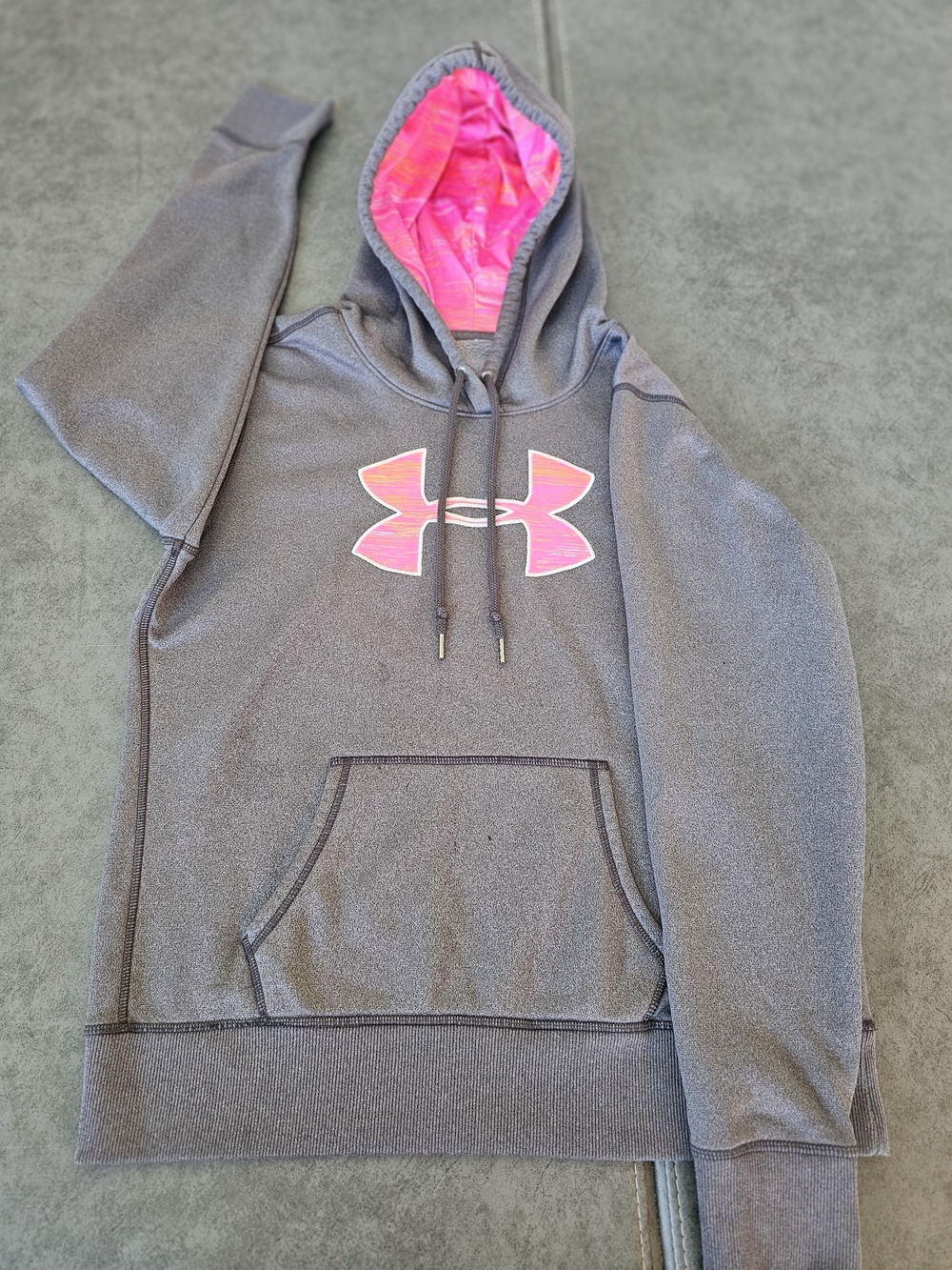 Medium Under Armour Gray Hoodie with Pink Logo & Lined Hood